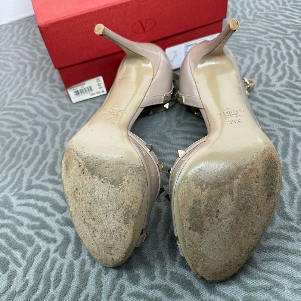 VALENTINO D’Orsay Rockstud Open Toe Tan Heels Size 39.5 - Picture 7 of 13